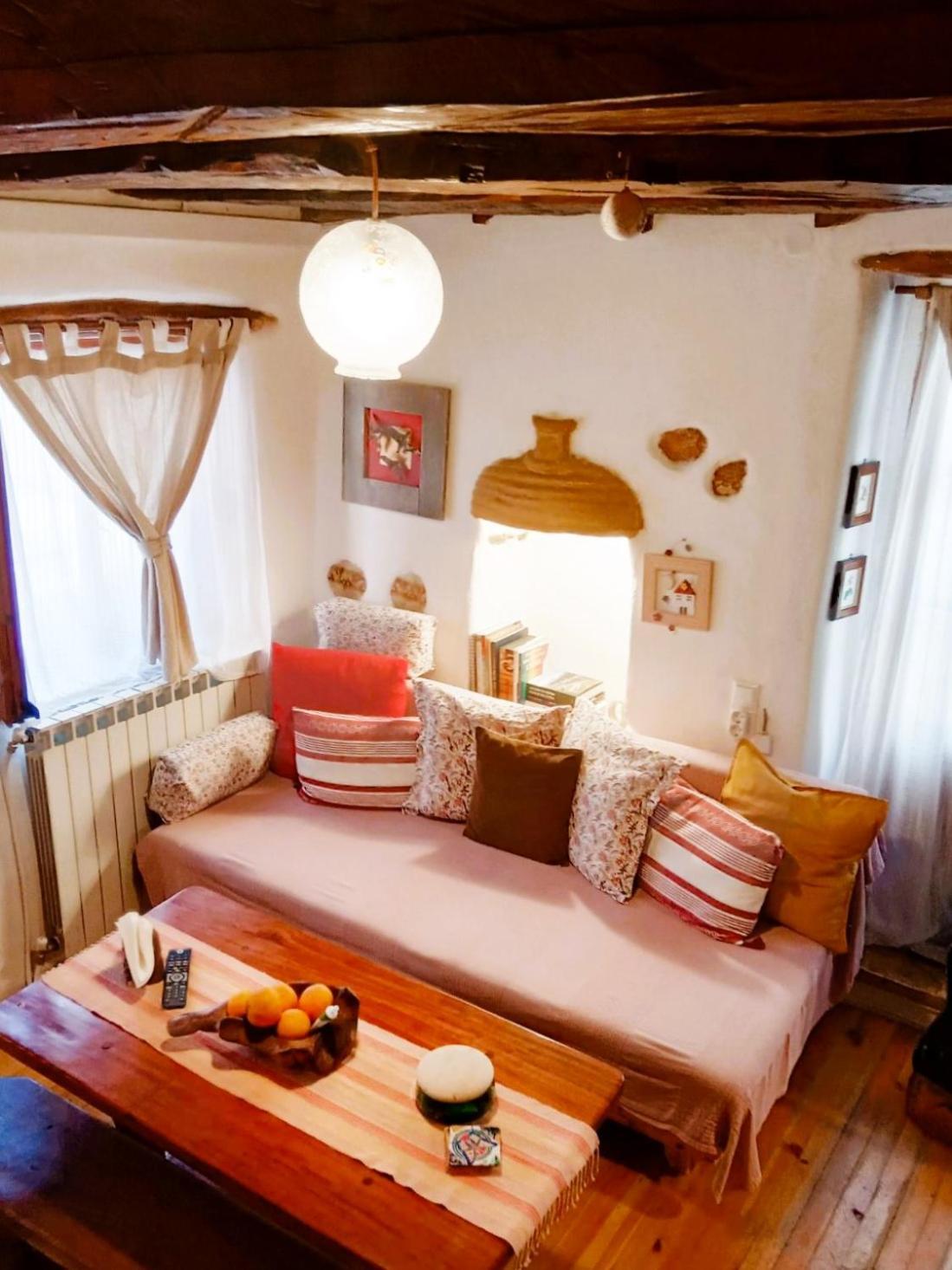 Chaos Wooden Art House. * Parga