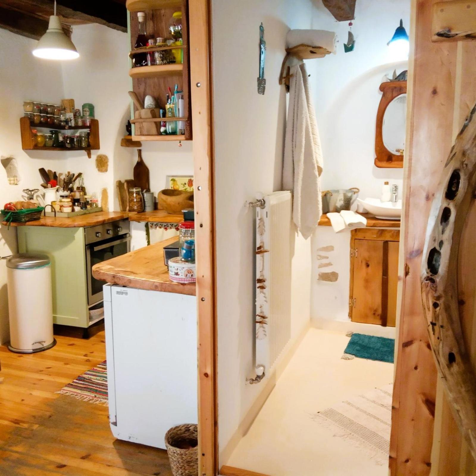 Chaos Wooden Art House. * Parga